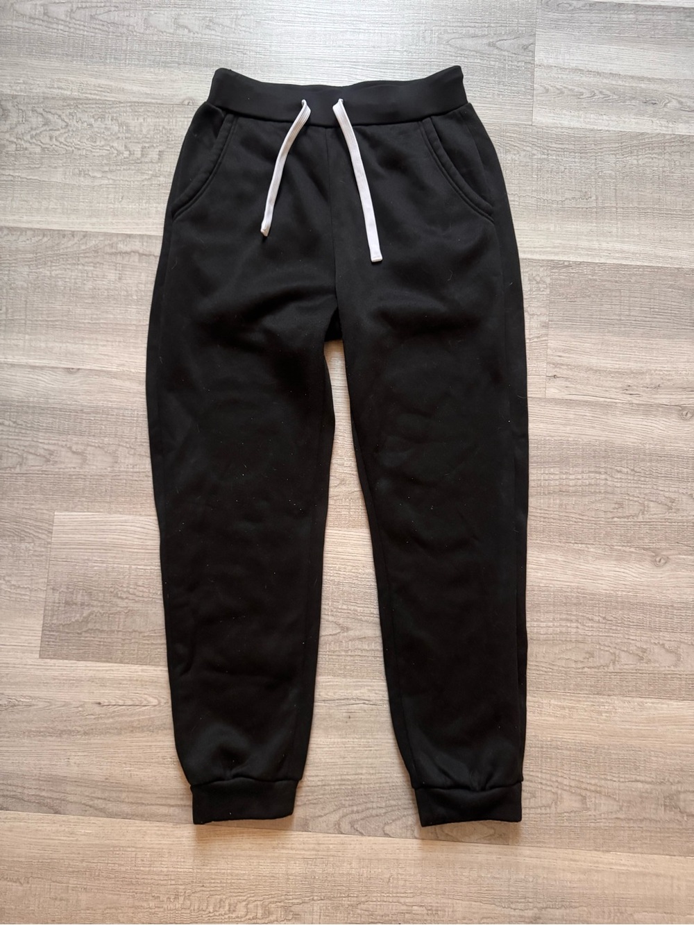 3 SHEIN Short Sleeve Crewneck Tee - Black, Pink, Light Blue and 1 fleece jogger - Picture 6 of 6